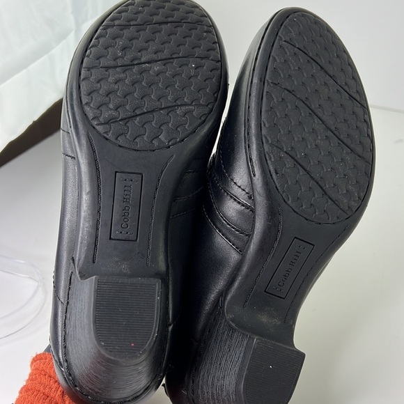 Cobb Hill by New Balance black leather heeled booties - Picture 10 of 11